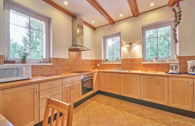 Spacious Mountain Retreat - Photo 14