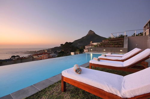 Photo 1 - Camps Bay Studio Apartment - Luxurious With Stunning sea View
