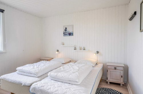 Foto 2 - 4 Person Holiday Home in Hvide Sande