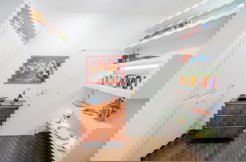 Foto 10 - Lovely Design Apartment With Balcony