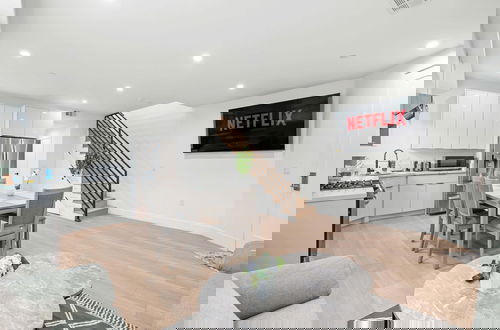 Foto 57 - Not Affected by the Fire/modern Spacious Home With Parking & Fully Equipped Kitchen #3