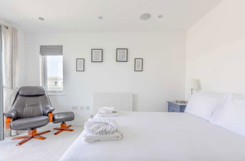 Photo 4 - Stunning 2BD Flat With Large Balcony - Roehampton