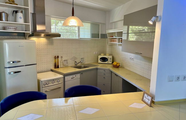 Stunning View Seaside 1-bed Apartment in Saronida - Foto 9