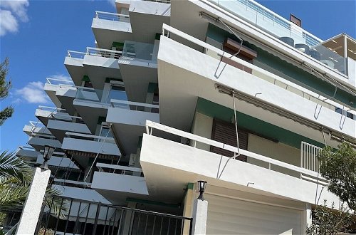 Photo 14 - Stunning View Seaside 1-bed Apartment in Saronida