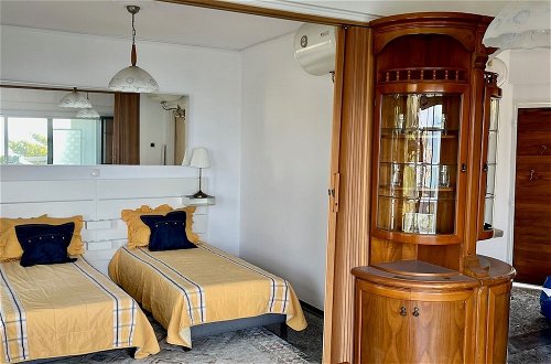 Photo 2 - Stunning View Seaside 1-bed Apartment in Saronida