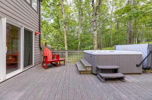 Photo 62 - Ski-in out Mountain Home-jacuzzi Sauna Wintergreen