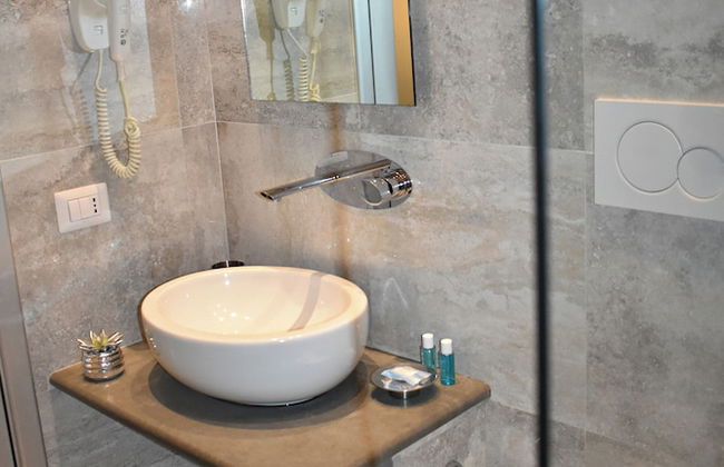 The Roman Empire Guesthouse - Photo 72