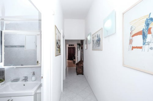 Photo 34 - Domus Linda in Roma With 1 Bedrooms and 1 Bathrooms