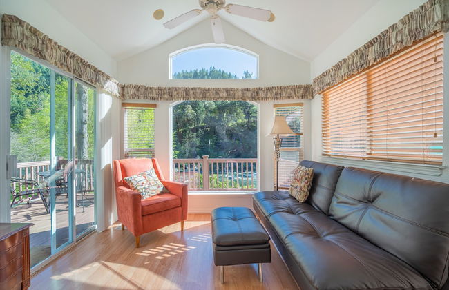 Strawhouse Resorts - Photo 37