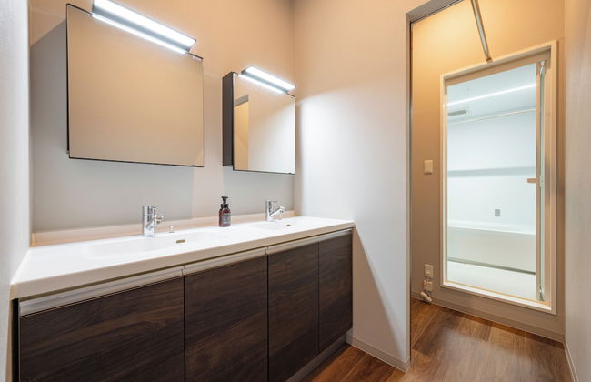 Minn Chitose - Photo 38