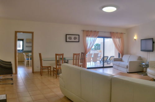 Photo 11 - Estrela da Luz 1 Bedroom apt Pool and sea Views