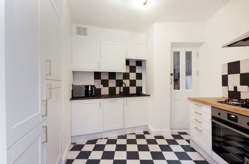 Photo 10 - Chic 1 Bed Flat Zone 2 Hampstead Swiss Cottage