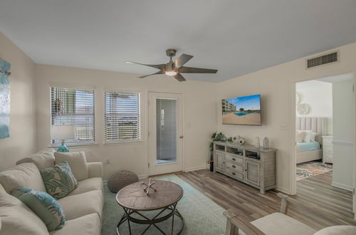 Photo 9 - Jubilee Landing Condo in Heart of Orange Beach