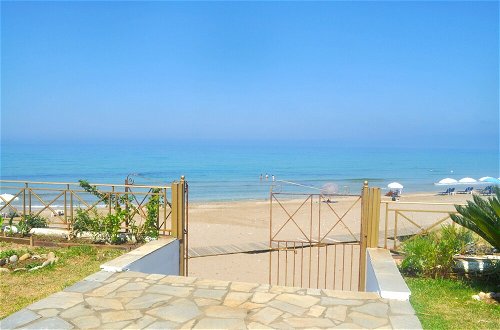 Photo 11 - Beachfront 2-bed Luxury Apartment - Agios Gordios, Corfu, Greece