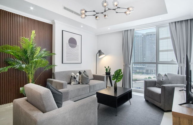 Luxe Apartments near Dubai Mall, Burj Khalifa - Pool, Gym, & Parking by Sojo Stay - Foto 11