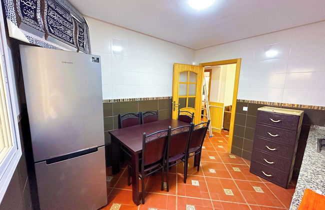 Apartment with pool direct access to sea - Photo 8