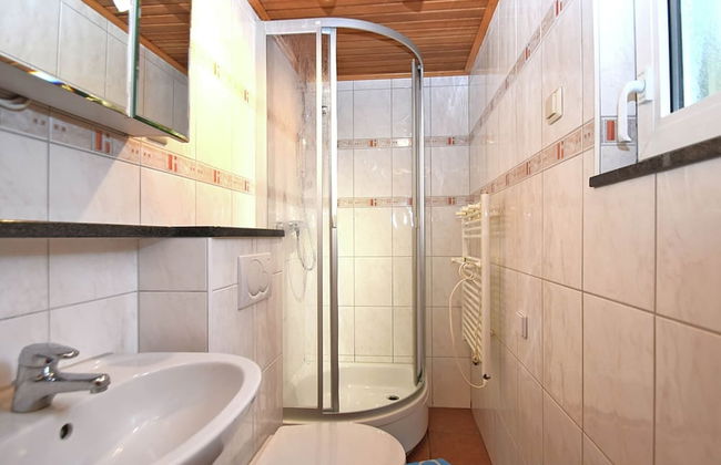 Holiday Home With Parking - Photo 6