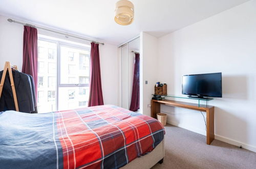 Photo 5 - 2-bed Apartment Only 15 Mins From Central London