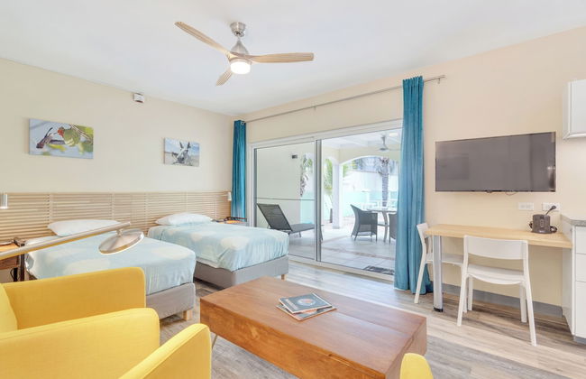 Coral Paradise Resort - Photo 20