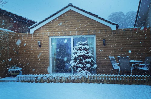 Photo 25 - Charming 2-bed Cabin in Inverness, Scotland