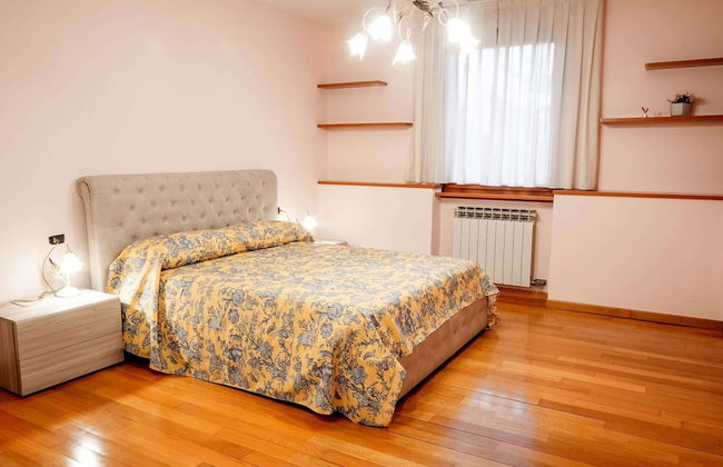 Lakeside Mansion With Pool - Foto 12