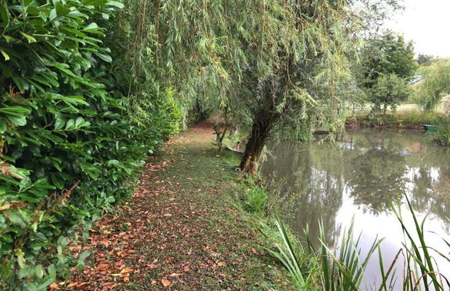 Idyllic Lakeside Cottage - Foto 36