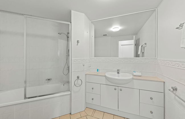 The Oasis Apartments - Photo 33