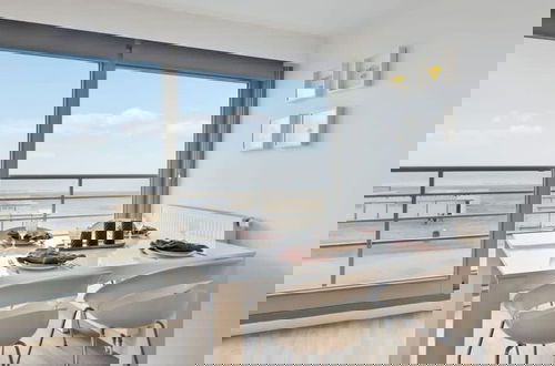 Foto 1 - Apartment With Frontal sea View in Knokke