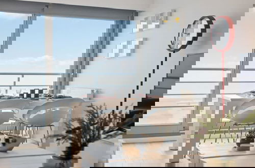 Foto 32 - Apartment With Frontal sea View in Knokke