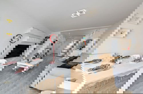 Foto 30 - Apartment With Frontal sea View in Knokke