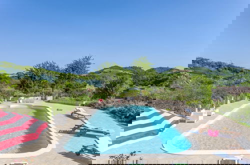 Foto 75 - Beautiful Villa in Belforte All'isauro With Swimming Pool