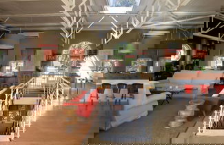 Foto 2 - The Library