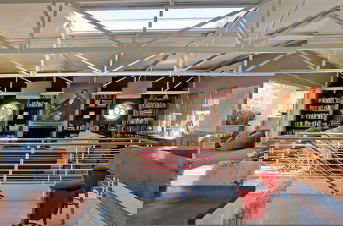 Foto 7 - The Library