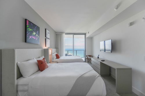 Photo 2 - Oceanfront Luxe: Beach Condo