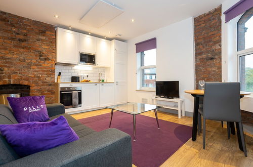 Photo 14 - Pillo Rooms Serviced Apartments- Salford