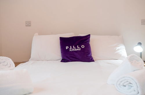 Foto 16 - Pillo Rooms Serviced Apartments- Salford