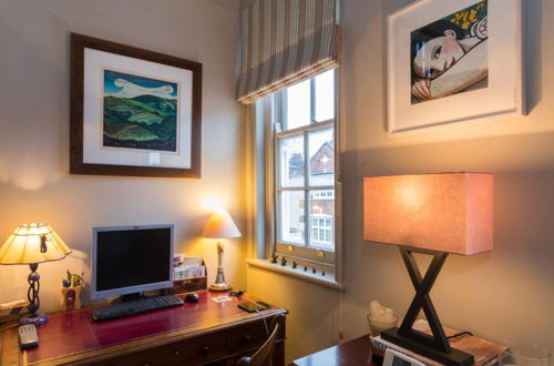 Photo 19 - Marvellous 1 bed Fulham Apt w Terrace