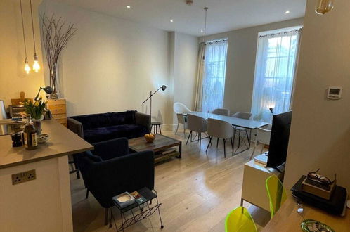 Photo 10 - Modern & Central 2BD Flat - Broadmead