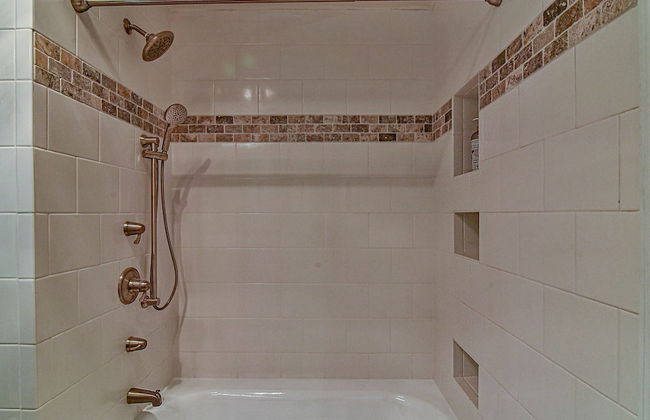 Kingdom on Knollwood - Photo 17