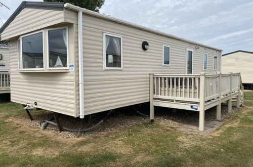 Foto 19 - Super 3 Bedroom Pet Friendly Caravan With Decking