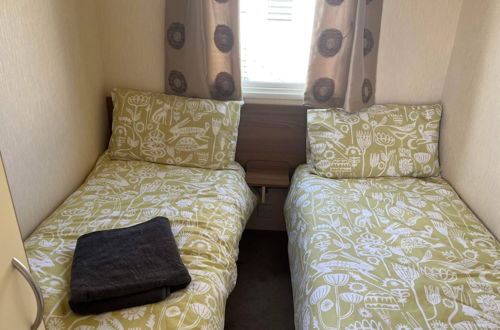 Foto 3 - Super 3 Bedroom Pet Friendly Caravan With Decking