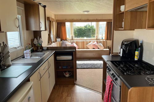 Foto 5 - Super 3 Bedroom Pet Friendly Caravan With Decking