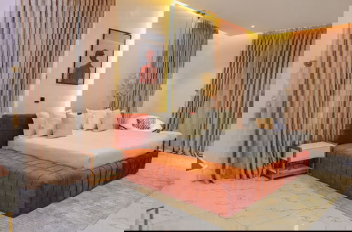 Photo 6 - George Residence Parkview