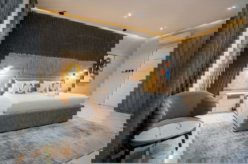 Photo 12 - George Residence Parkview