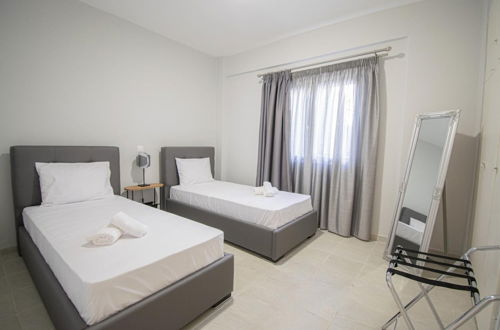 Photo 5 - Xelidonia Apartment by Travel Pro Services