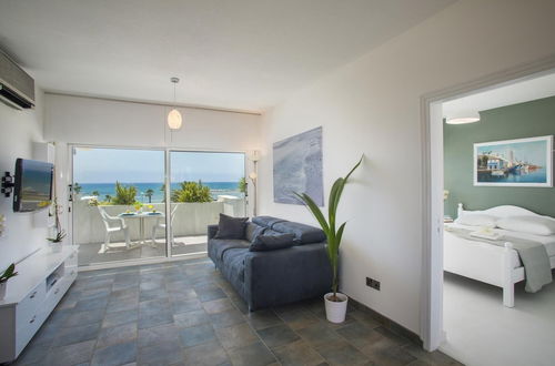 Photo 4 - Lordos Sunshore Beachfront Suite