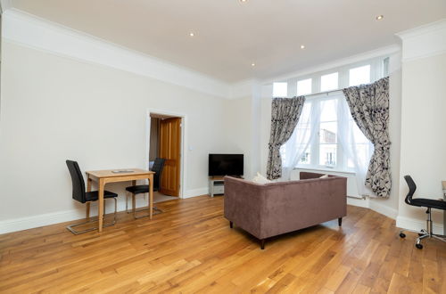 Photo 10 - Captivating 2-bed Apartment in Banbury