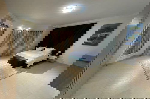 Foto 3 - Charming and Spacious 3 Bed in Lekki Phase1
