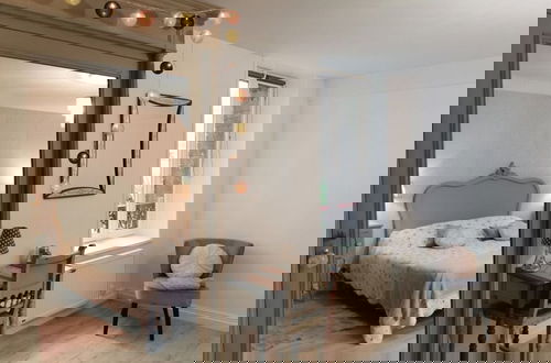 Photo 9 - Spacious Apartment With Garden