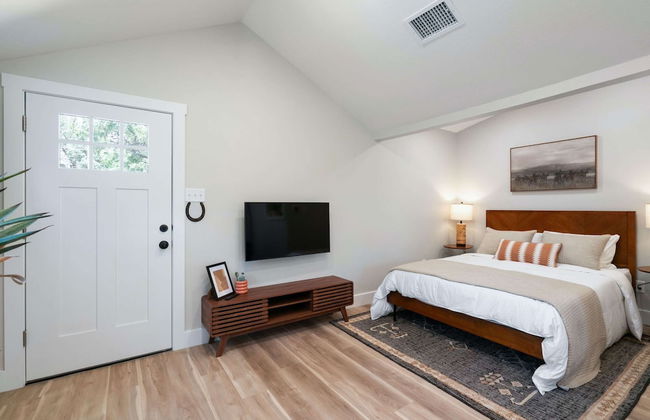 3 Separate Homes Walkable to Soco - Foto 6